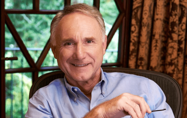 Livestreaming: Dan Brown
